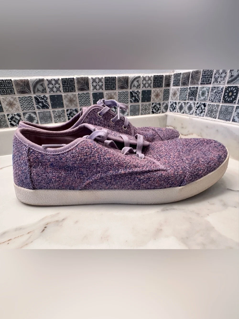 Tom’s purple sneakers tennis shoes 8 worn one time excellent condition